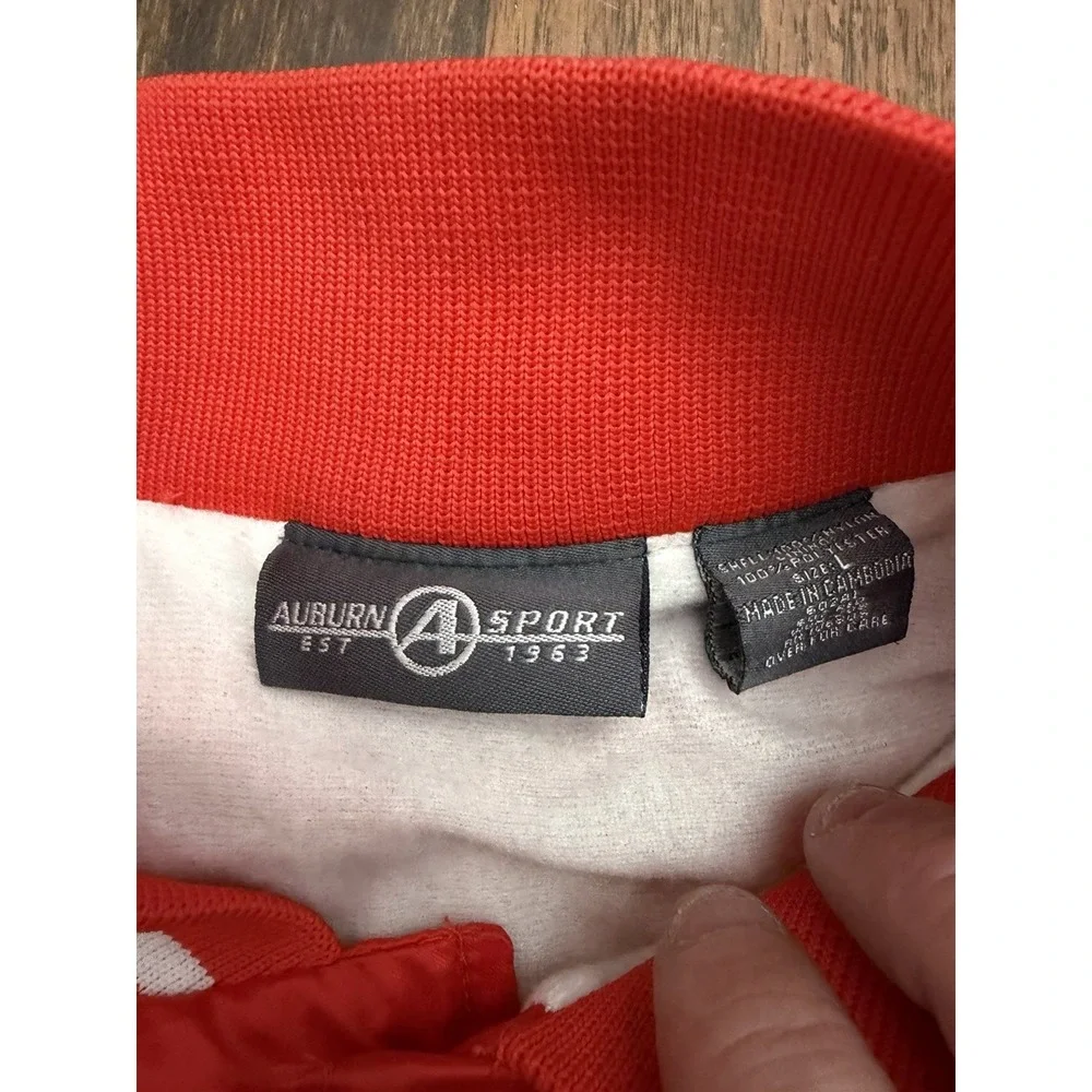 Auburn sport red